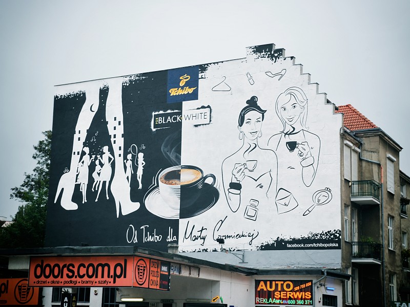 Advertising campaign Tchibo Black and White on the wall in Gdansk | Black & White | Portfolio