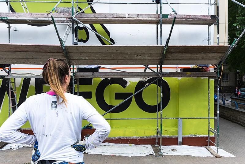 Artists paint an ad for the Adidas Originals brand in Warsaw | Adidas Ozweego | Portfolio