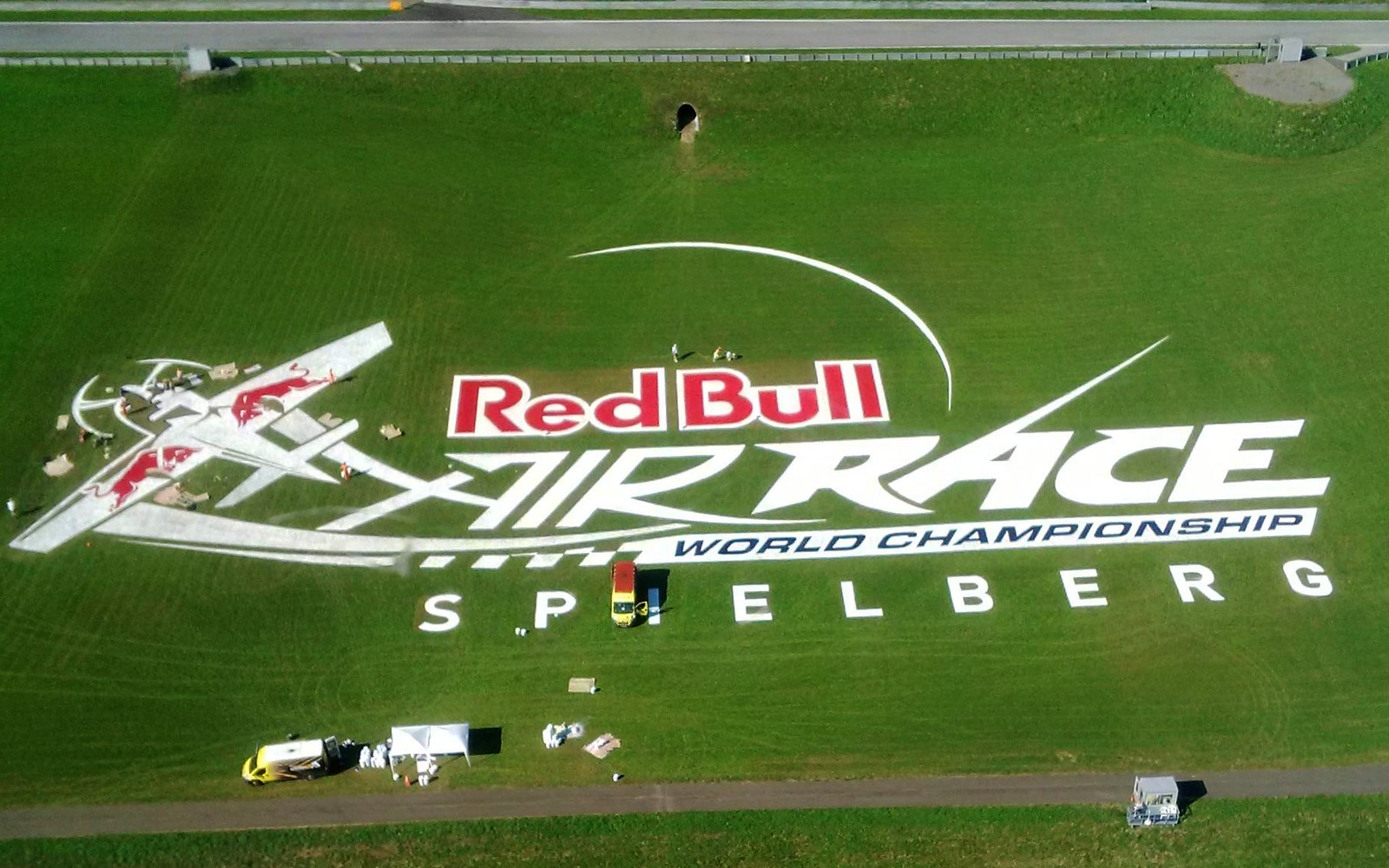 Bird view handpainted grass branding Red Bull Air Race Spielberg Austria | Mural malowany na trawie - RedBull Air Race Austria | Portfolio