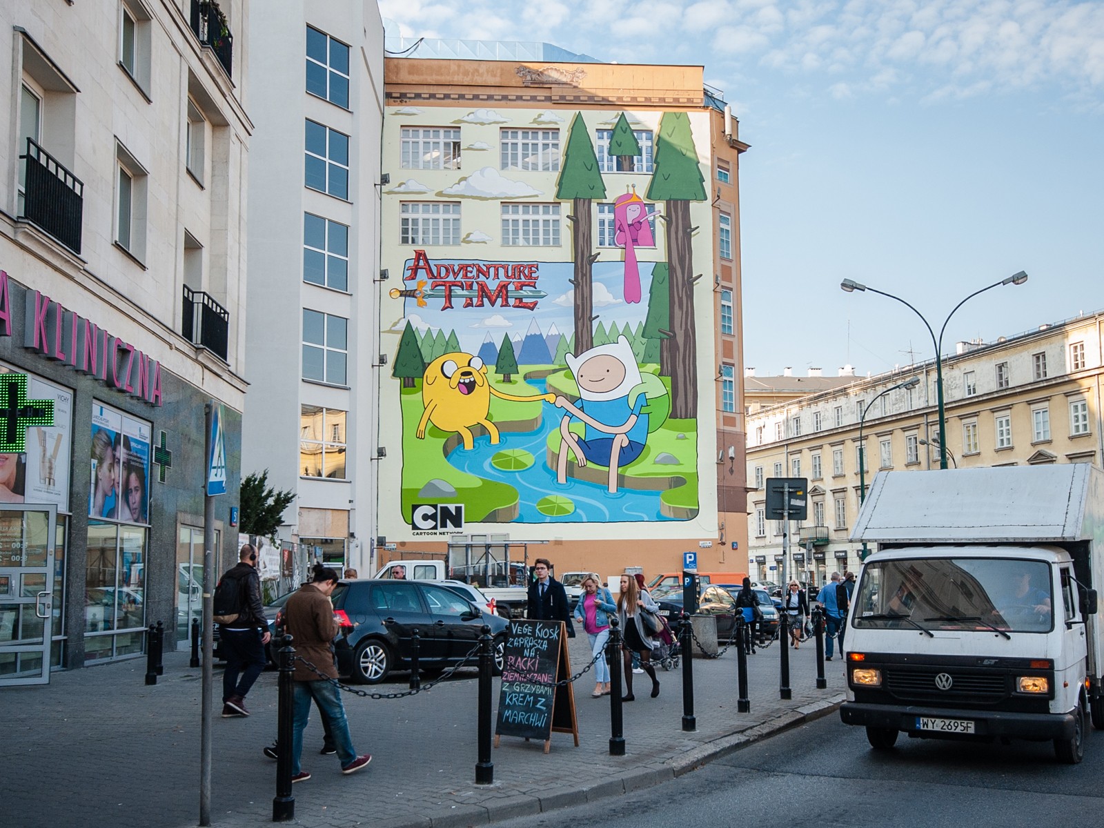 Warenhaus Dom Towarowy Bracia Jablkowscy Mural Großflächiges Kunstwerk Cartoon Network Adventure Time in Warschau | Adventure Time | Portfolio