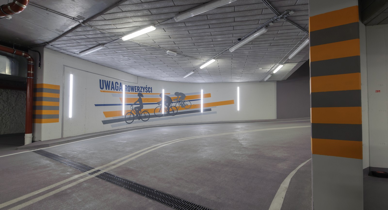 Underground garage paintings in Proximo office building created by polish artists | PROXIMO | Portfolio