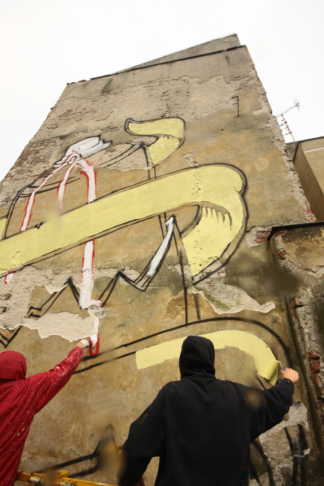 Graffiti namalowane w Warszawie Vandalism in progress | Vandalism In Progress | Backstage