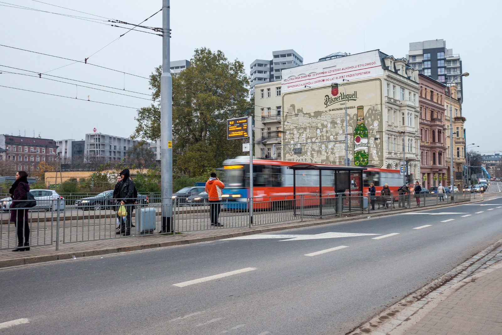 Graffiti reklamowe na ścianie Podwale 7 Wrocław promujące markę Pilsner Urquell | Pilsner Urquell | Portfolio