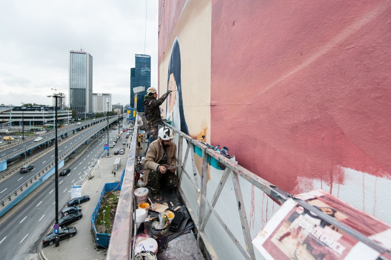 Künstler malen auf der Chmielna 98 in Warschau ein Mural für die Marke Converse | FOREVER CHUCK | Portfolio