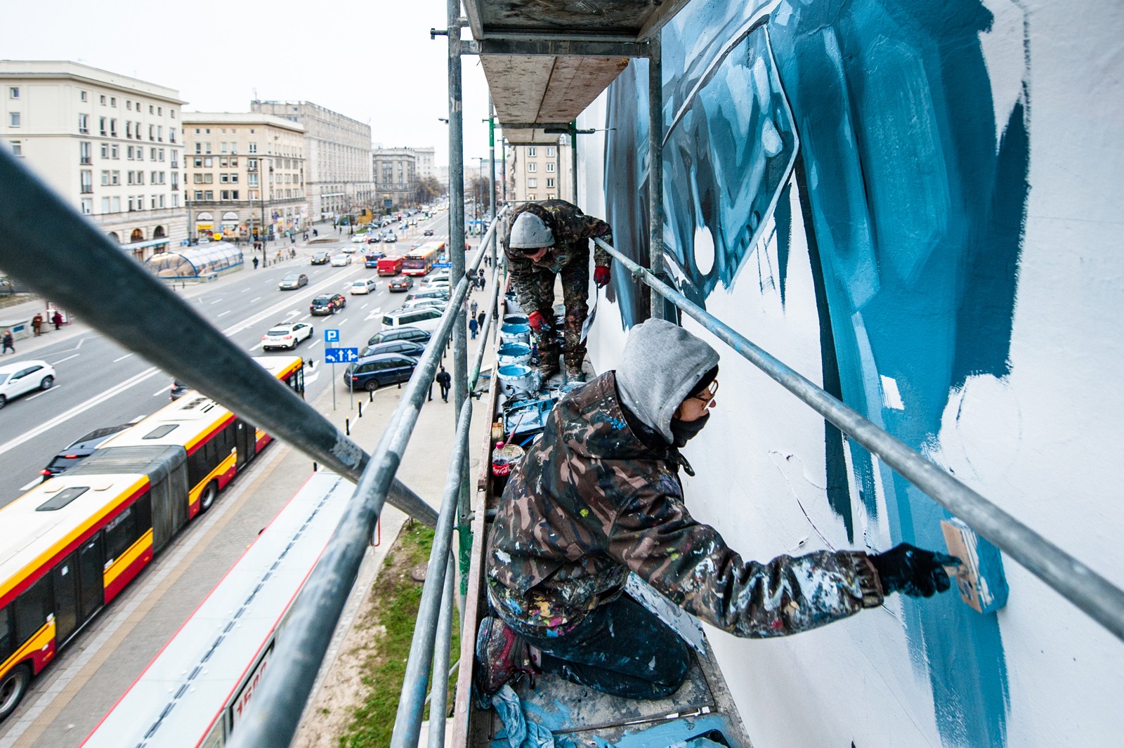 Malowanie muralu Levis na Jaworzyńskiej w Warszawie | 50.URODZINY ORYGINALNEJ DŻINSOWEJ KURTKI | Portfolio