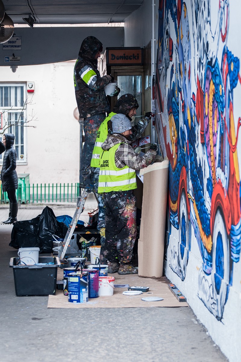Painting a mural in a passage at the Warsaw Pavilions on Nowy Swiat for Nike Air Max brand | Air Max Day 2016 | Portfolio