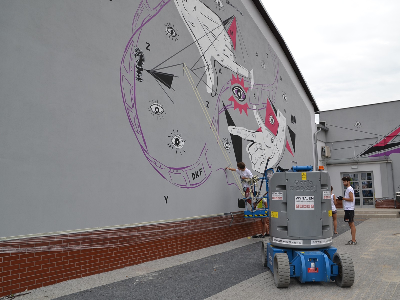Großflächiges Kunstwerk an der Wand Gemeindeamt in der Stadt Trebnitz | Gemeinde Trebnitz | Portfolio