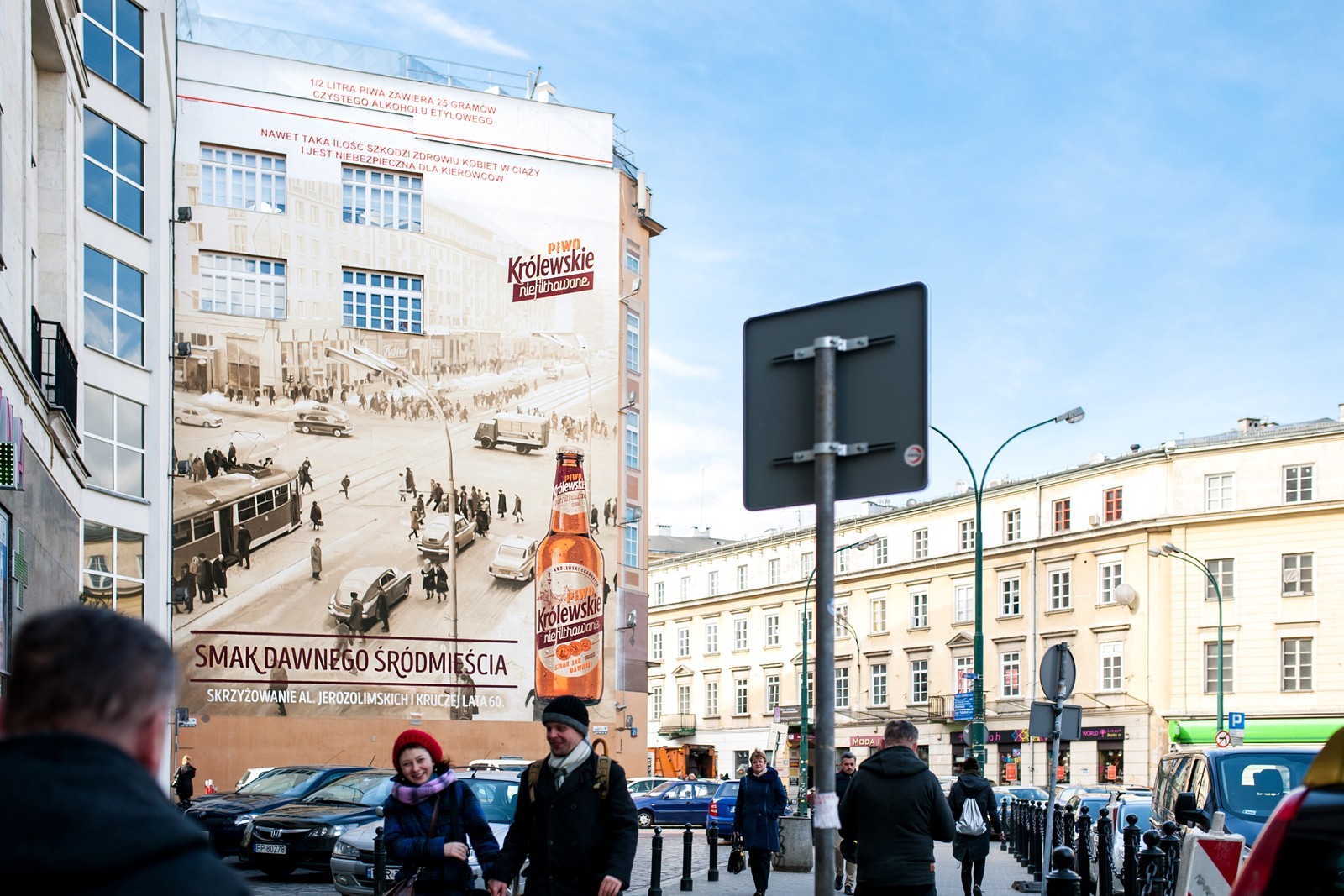 Ein Mural mit den Bildern des alten Warschaus für die Biermarke Królewskie Niefiltrowane, gesehen von Krucza Straße | Królewskie Niefiltrowane | Portfolio