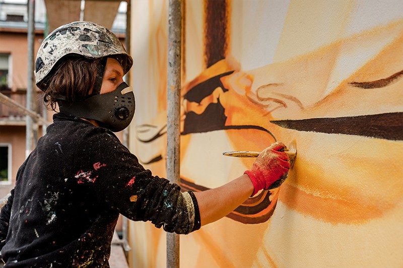 Promoting parfum Gabrielle Chanel mural in Warsaw | Gabrielle | Portfolio