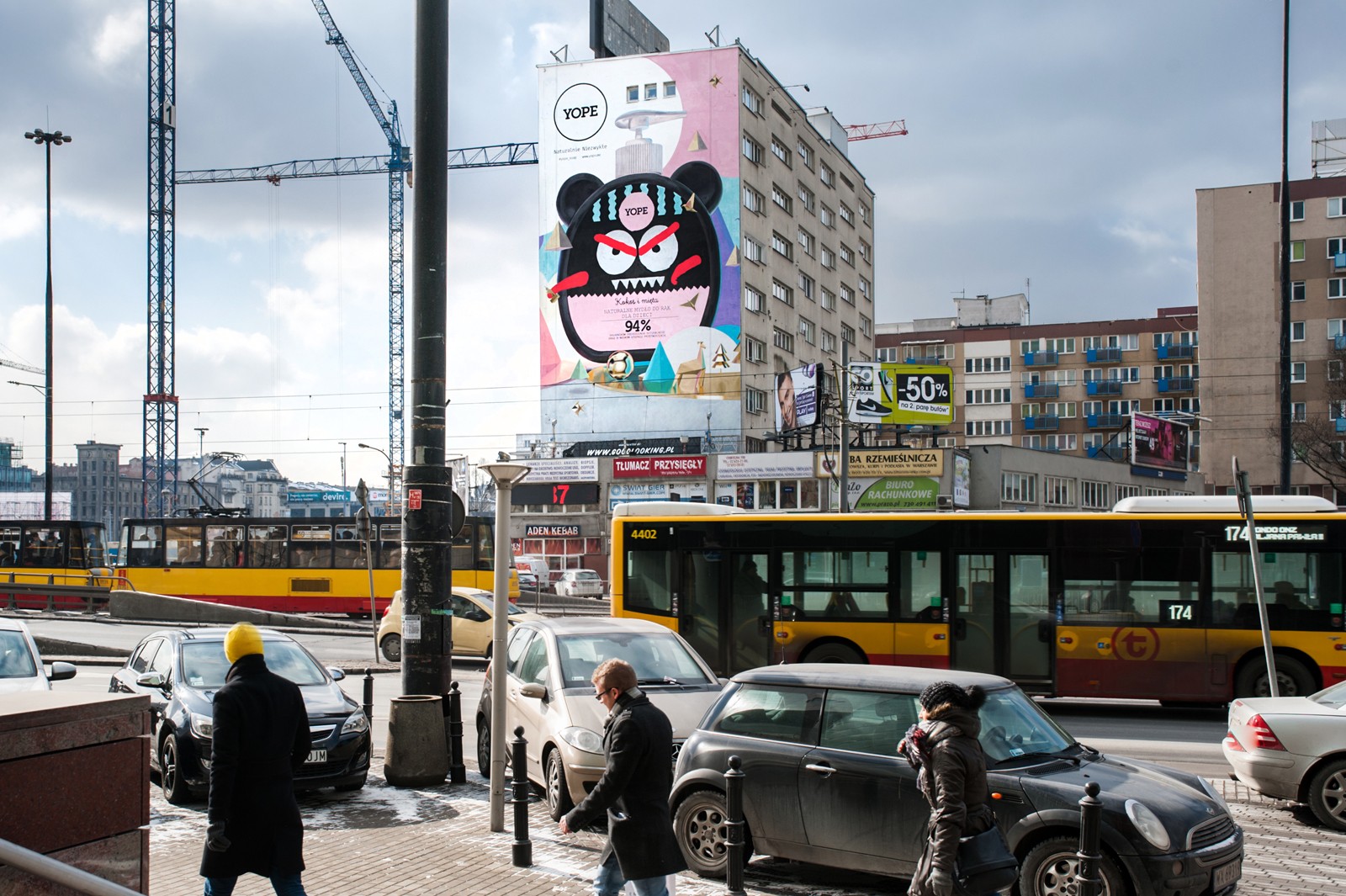 Mural reklamowy na Chmielnej 98 w Warszawie | YOPE | Portfolio