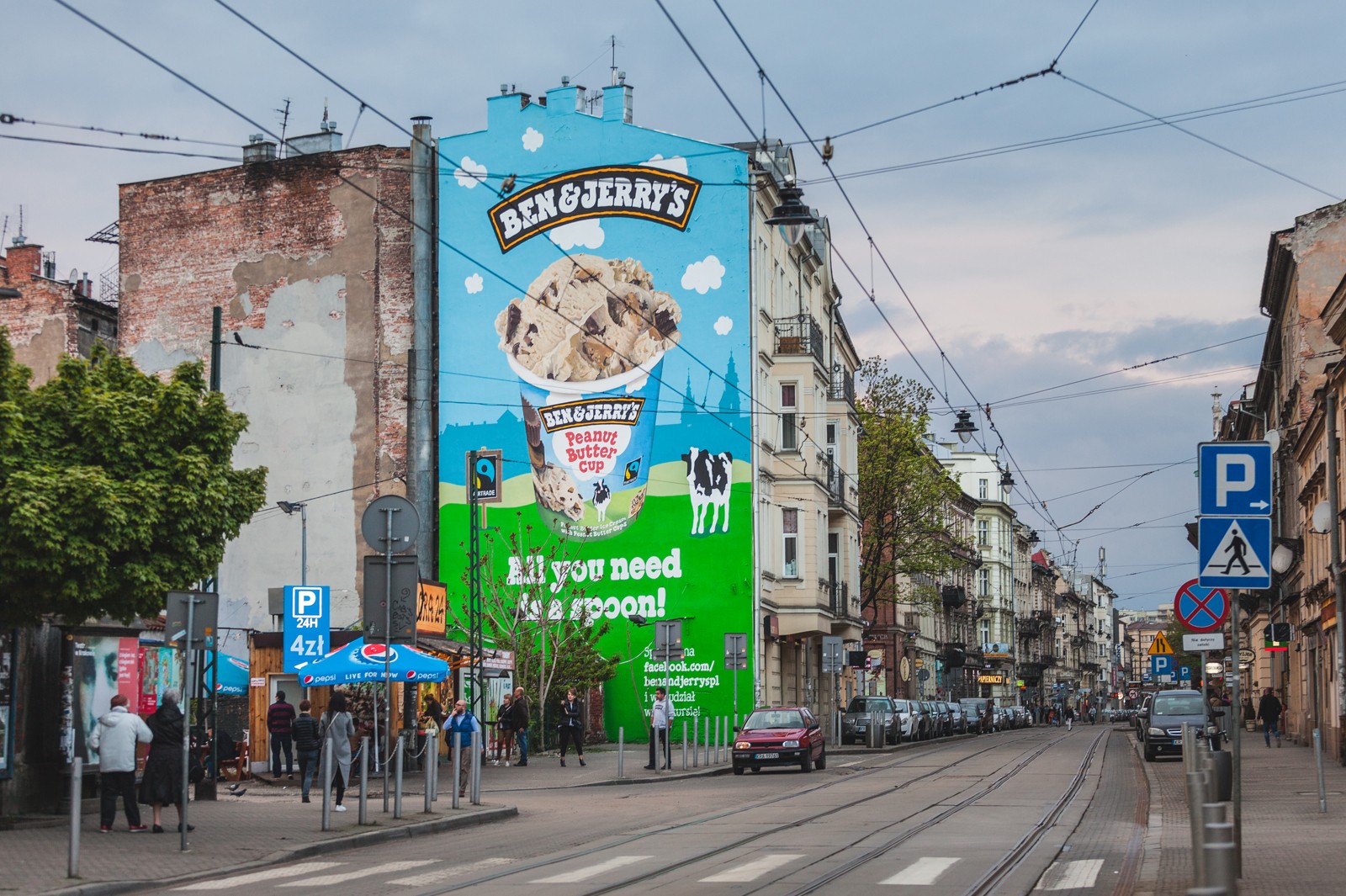 Mural reklamowy namalowany w Krakowie na ulicy Karmelickiej 28 na zlecenie marki Ben and Jerry's | Premiera Ben&Jerry - kilka murali w Polsce | Portfolio