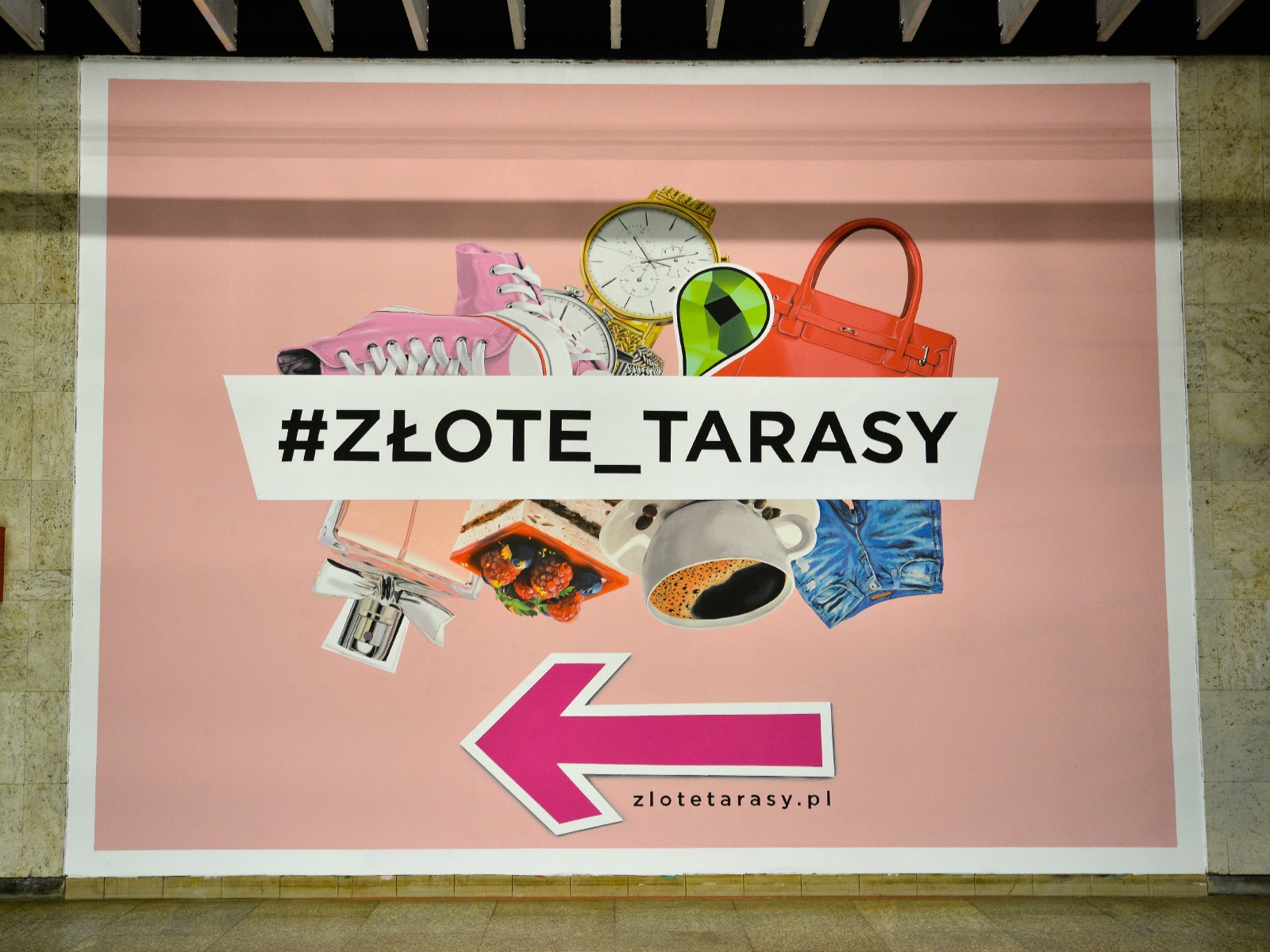 Mural advertisement Zlote Tarasy in Warsaw PKP Downtown railway station | #Zlote_Tarasy | Portfolio