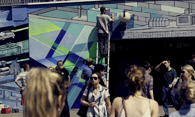 Samsung malowanie metra centrum Warszawa patelnia | Mural na warszawskiej patelni - Kolor niech żyje! | Portfolio