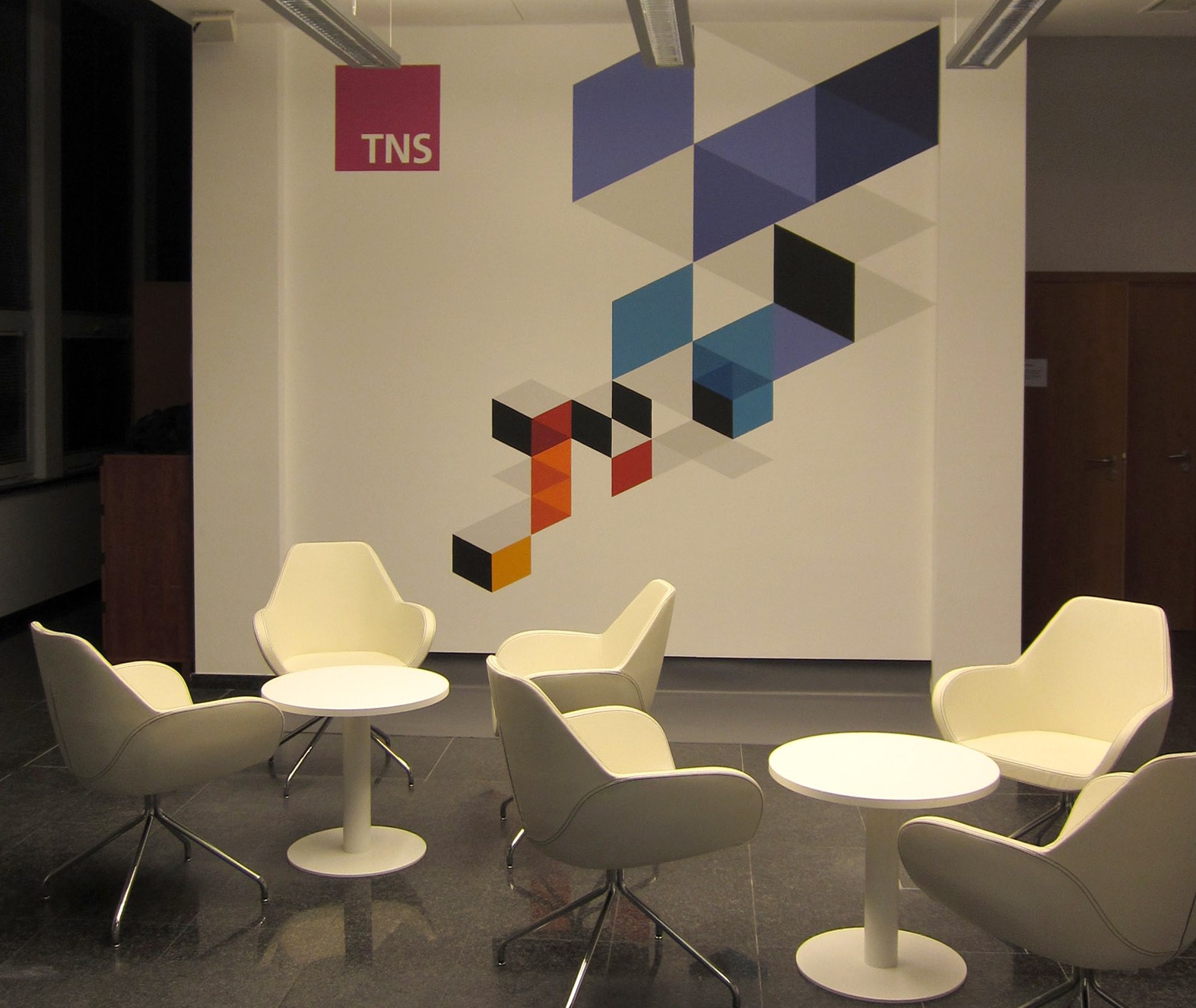 Wall Design front office TNS Poland in Warsaw | Front office | Portfolio