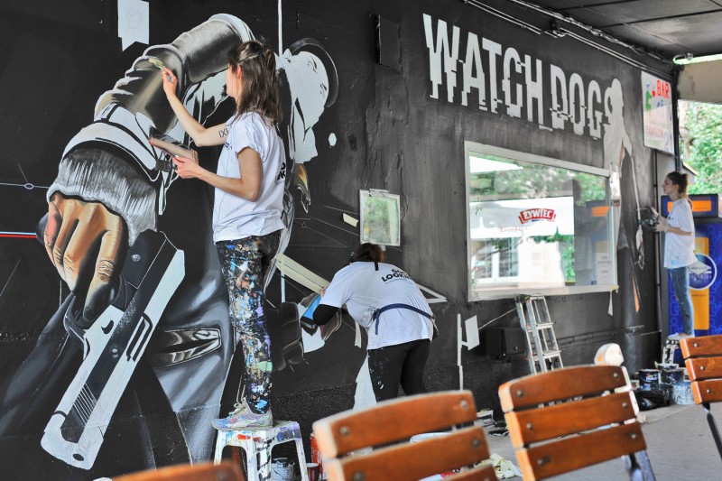 Watchdogs crossing pavilions Nowy Swiat street | Watchdogs | Portfolio