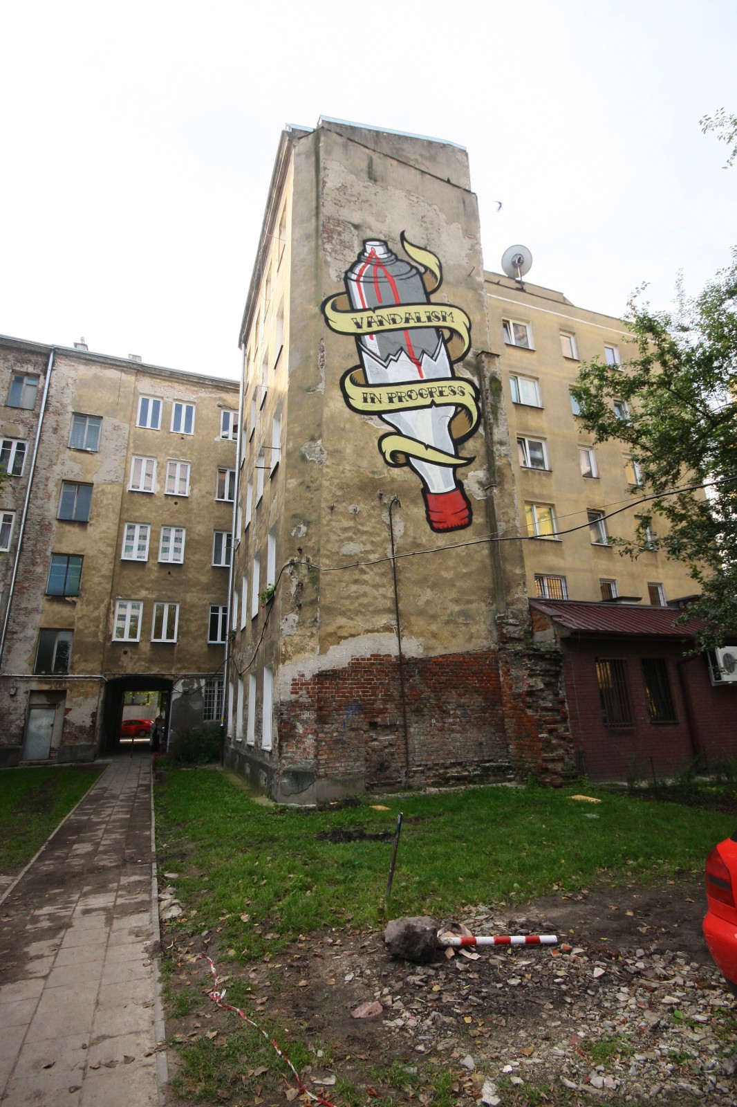 Mural Super City Bros in Warsaw Vandalism in progress | Vandalism In Progress | Backstage