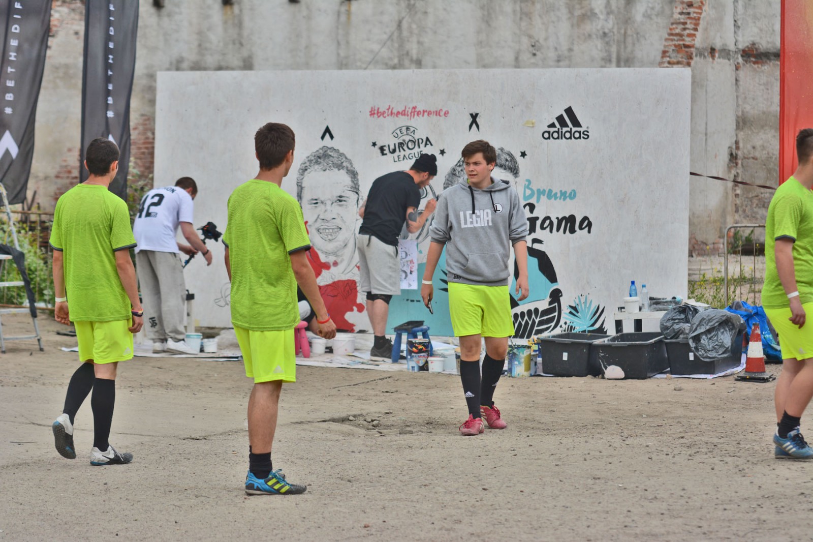 Außenwandbild für Adidas be the difference Warschau | #bethedifference | Portfolio