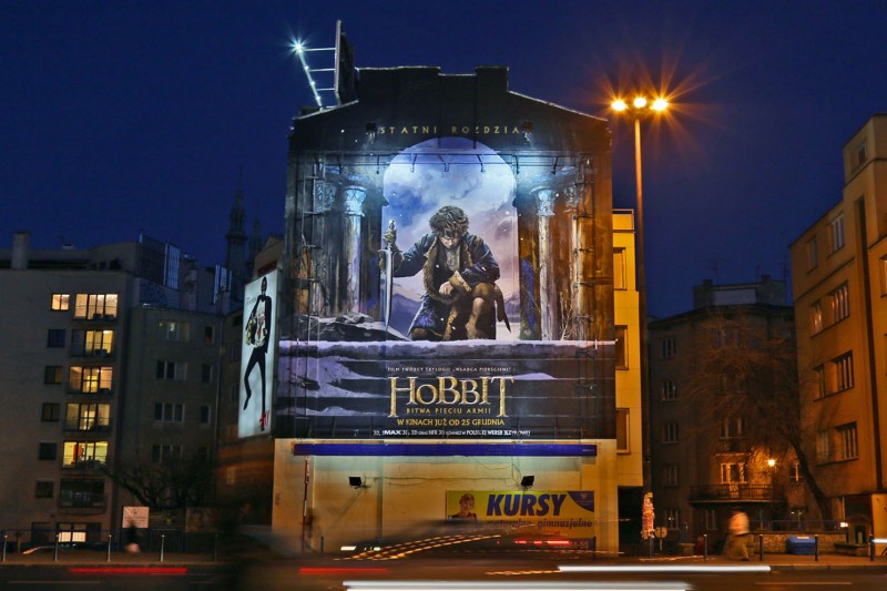 Mural Fassadenbild Film Der Hobbit: Die Schlacht der Fünf Heere U-Bahnhof Metro Politechnika in Warschau Polna | Werbewandmalerei | ANGEBOT
