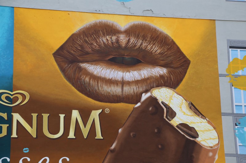 Magnum ice cream mural in Warsaw Downtown Bracka street Department Store Bracia Jablkowscy | Magnum Kisses | Portfolio