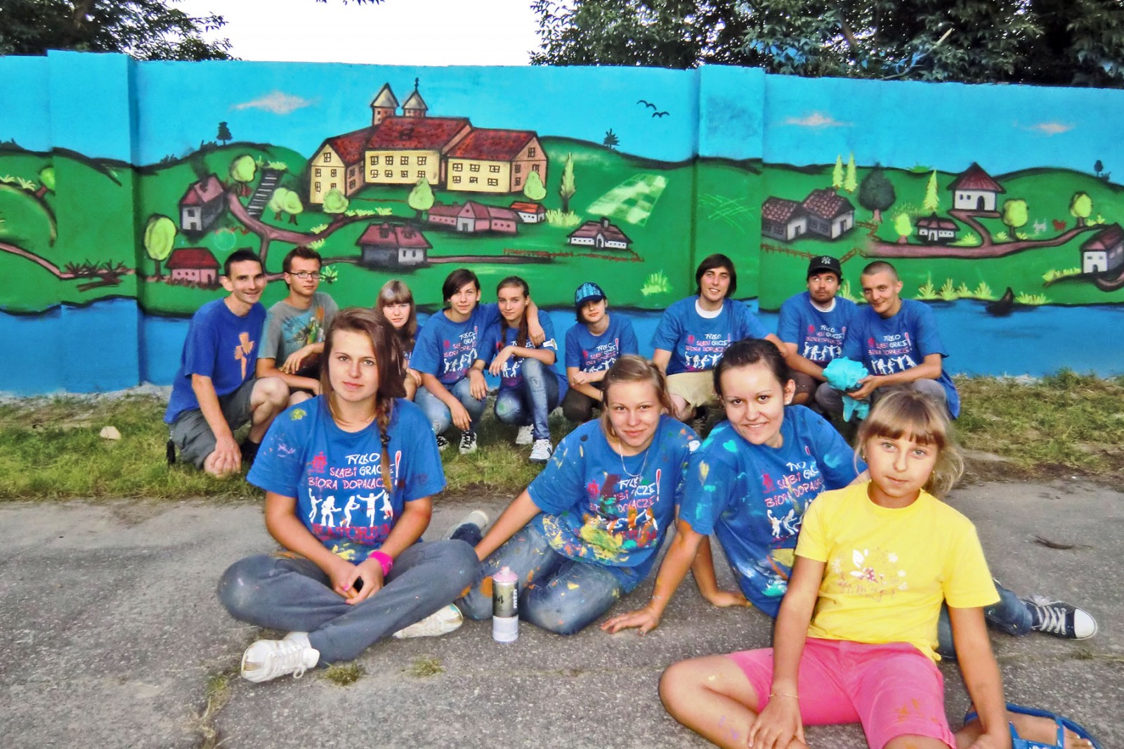 Mural szkoła w Czerwińsku nad Wisłą boisko szkolne | Czerwinsk an der Weichsel | CSR | O nas