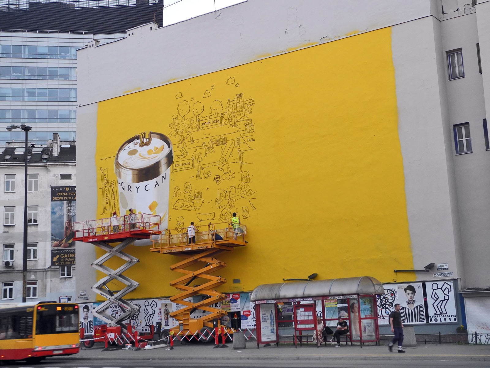 ręczne malowanie muralu reklamowego Grycan - Warszawa Metro Politechnika | reklama malowana na zamówienie Grycan Lody Jogurtowe | Portfolio