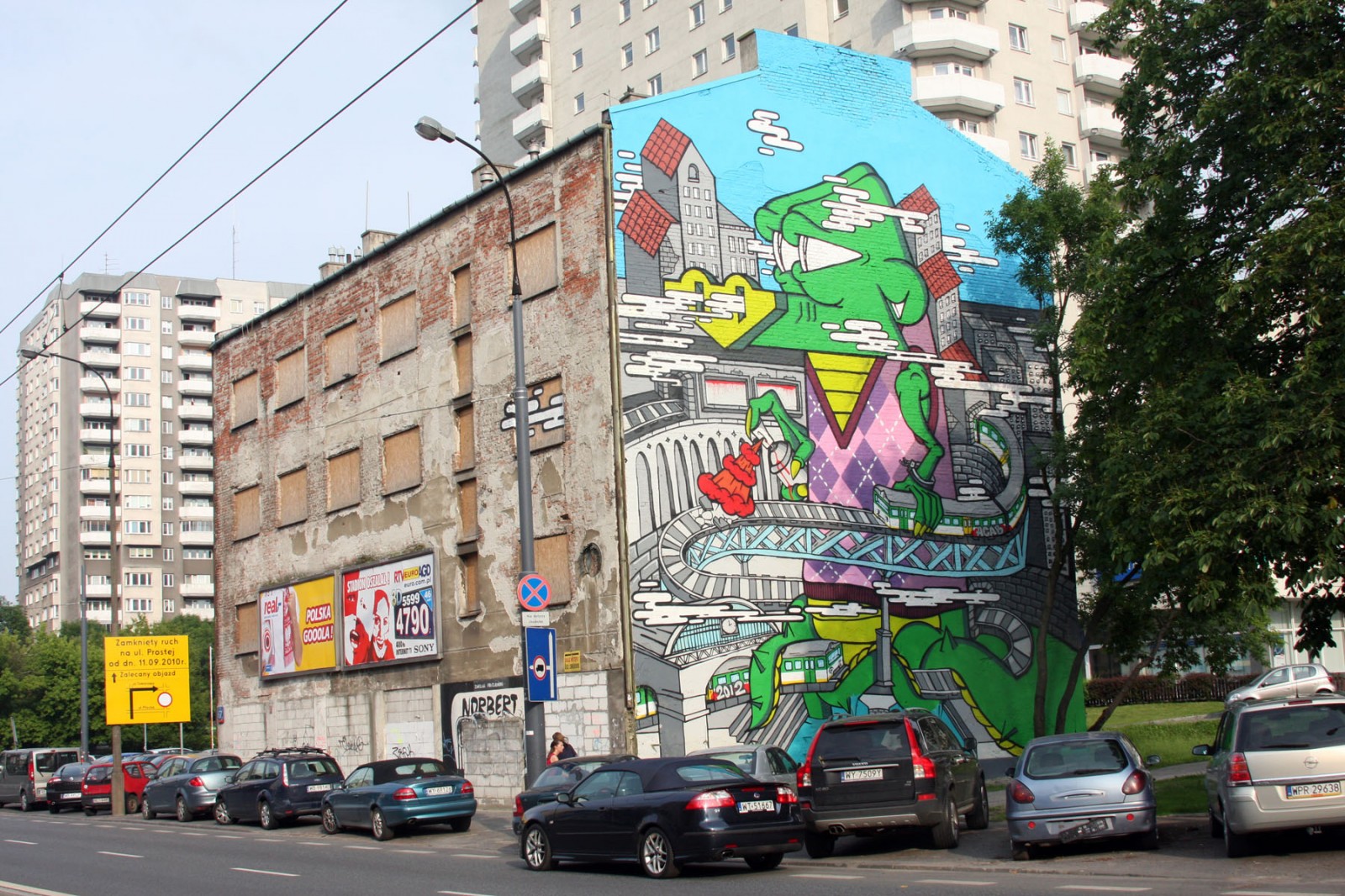 Wolska Straße in Warschau Großflächiges Kunstwerk Krokodil | Krokodil | Backstage